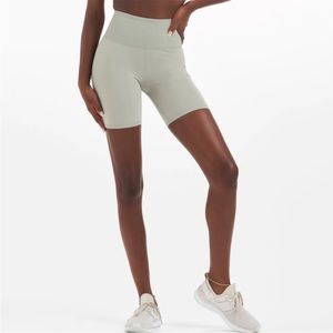 Vuori Rib Studio Short - Eucalyptus and top